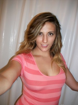 18 year old Brooke Lynn giving and receiving oral sex before facial cumshot